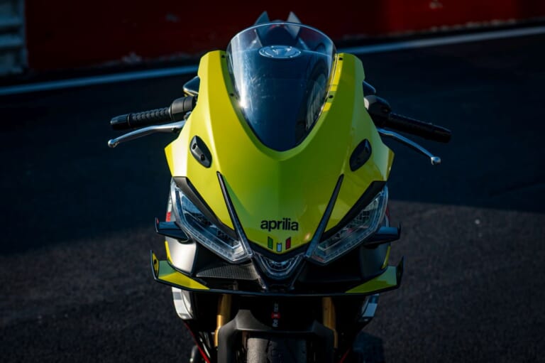 aprilia RS 660 Factory｜【限定12台】198万円で手に入れる高次元のコーナリング。105馬力エンジンとウイングレットで戦闘力が向上した、アプリリア「RS 660ファクトリー」の妥協なき進化