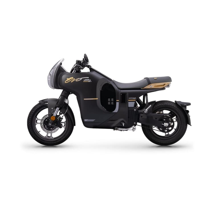 Wuyang-Honda E-VO|15.8kWの猛烈パワーとカメラ連携の融合! 街乗りからサーキット走行までこなす、中国ホンダの万能電動カフェレーサーが2026年モデルにアップデート【海外】