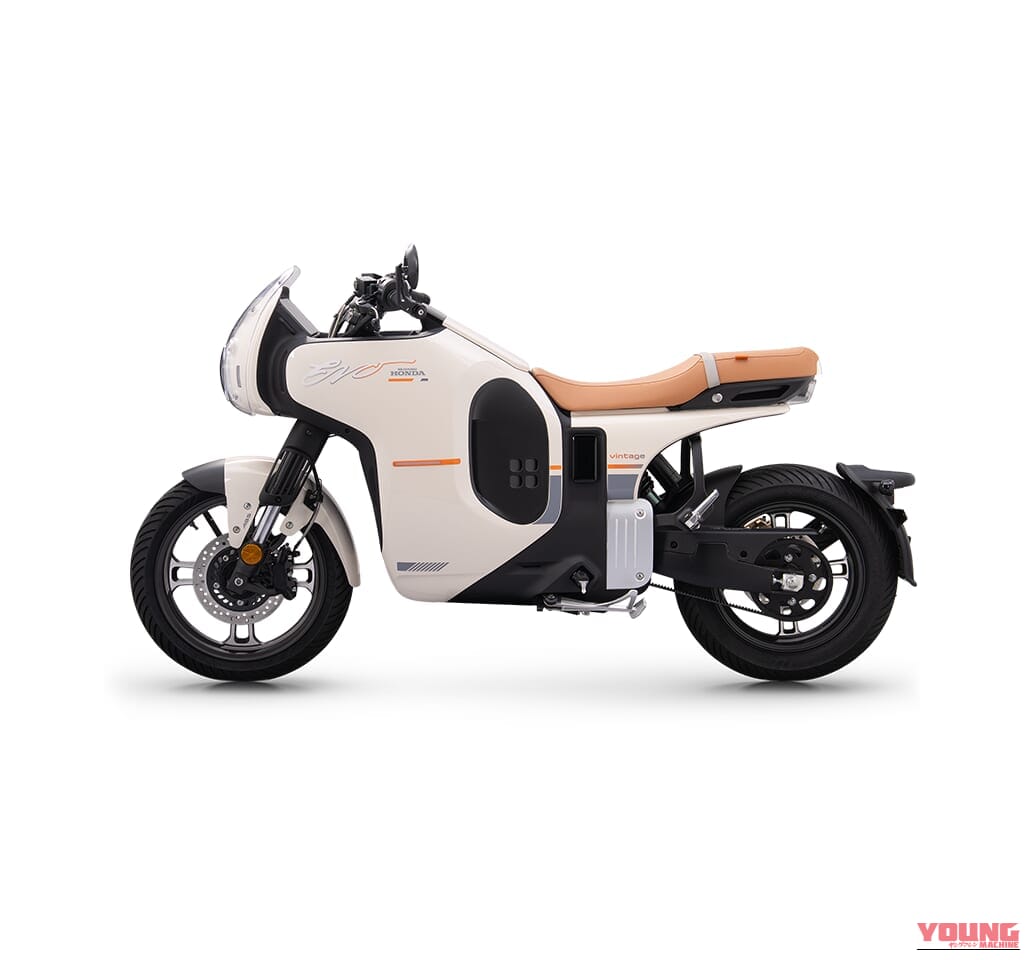 Wuyang-Honda E-VO｜15.8kWの猛烈パワーとカメラ連携の融合! 街乗りからサーキット走行までこなす、中国ホンダの万能電動カフェレーサーが2026年モデルにアップデート【海外】