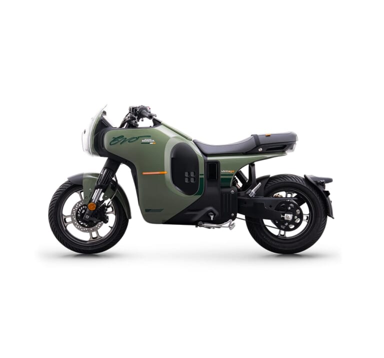 Wuyang-Honda E-VO|15.8kWの猛烈パワーとカメラ連携の融合! 街乗りからサーキット走行までこなす、中国ホンダの万能電動カフェレーサーが2026年モデルにアップデート【海外】