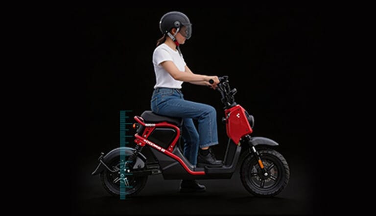 Wuyang-Honda ZOOMER e:｜あの50cc名車が電動で完全復活! ホンダ新型「ズーマーe:」2026年モデルはペダル廃止で超絶クールに。規制緩和で本来の姿へ【海外】