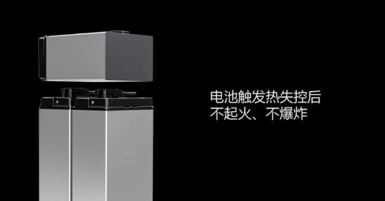 Wuyang-Honda E-VO｜15.8kWの猛烈パワーとカメラ連携の融合! 街乗りからサーキット走行までこなす、中国ホンダの万能電動カフェレーサーが2026年モデルにアップデート【海外】