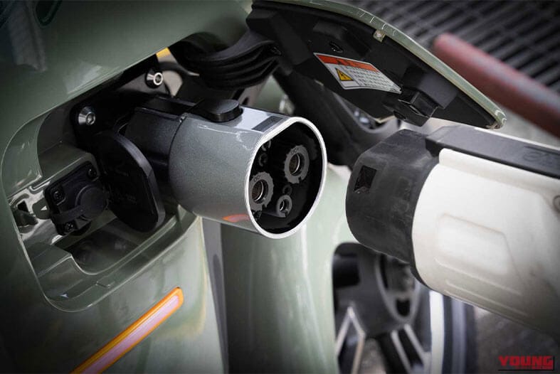 Wuyang-Honda E-VO｜15.8kWの猛烈パワーとカメラ連携の融合! 街乗りからサーキット走行までこなす、中国ホンダの万能電動カフェレーサーが2026年モデルにアップデート【海外】