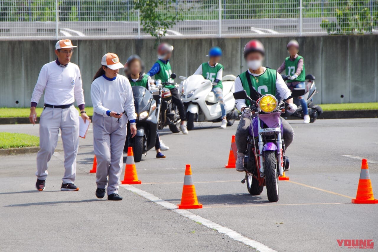 【埼玉県の高校生二輪車安全運転講習レポ】改正道交法に対応し、新基準原付で受講する生徒の姿も！｜【埼玉県の高校生二輪車安全運転講習レポ】改正道交法に対応し、新基準原付で受講する生徒の姿も！