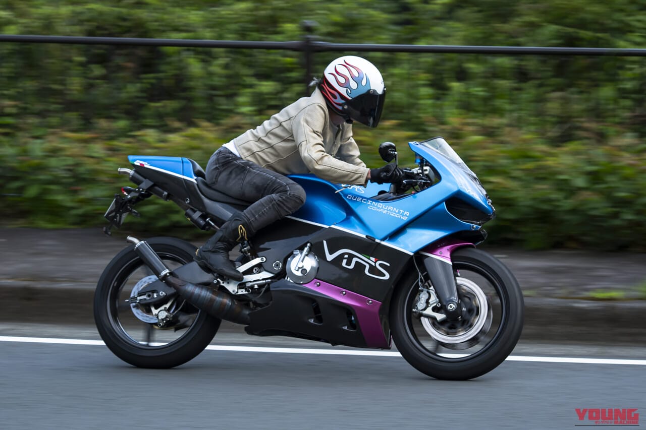 ｜【VINS Duecinquanta試乗】83馬力×車重112kg！令和に蘇る「2スト250」超最先端スポーツバイク「ヴィンス・ドゥエチンクエンタ」が日本上陸