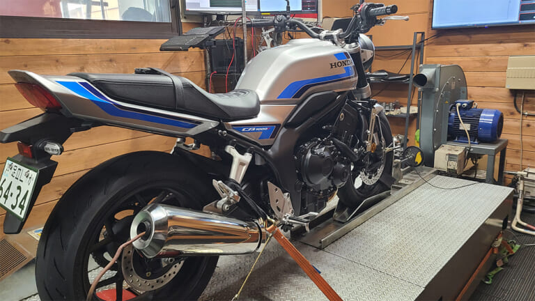 連載丸山浩のCB伝説譚｜【CB1000F】ECUエラーやマフラーチューンの悩みを解決！丸山浩が開発協力したサブコン「RAPiD BIKE SMART」の実力とは