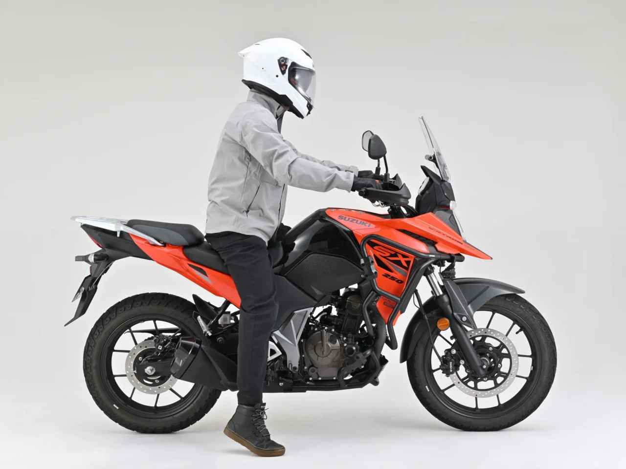 デイトナ_Comfort & Low|Vストローム250SXオーナー必見! デイトナから待望の「Comfort & Low」を極めたシートが登場!