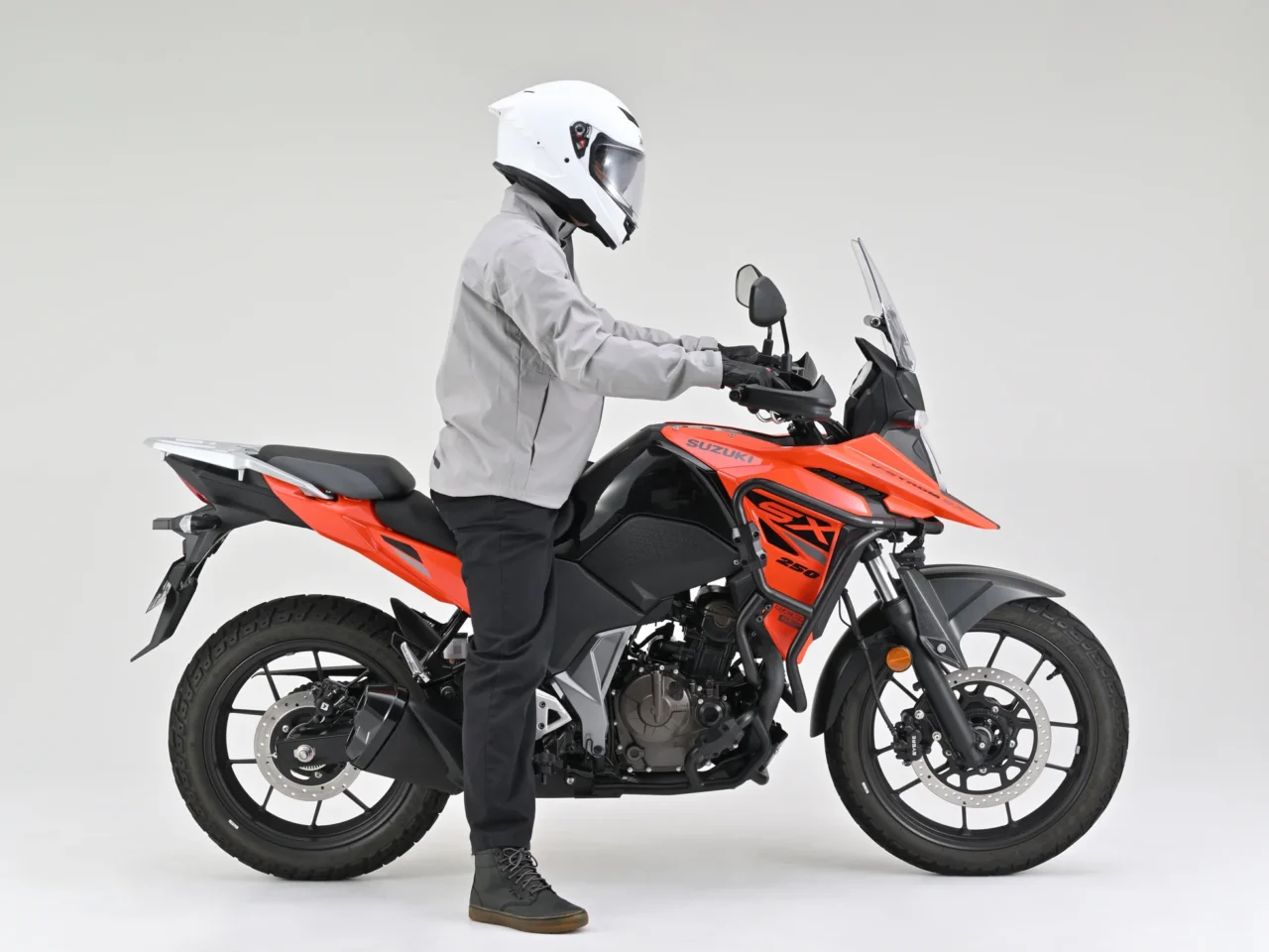 デイトナ_Comfort & Low|Vストローム250SXオーナー必見! デイトナから待望の「Comfort & Low」を極めたシートが登場!