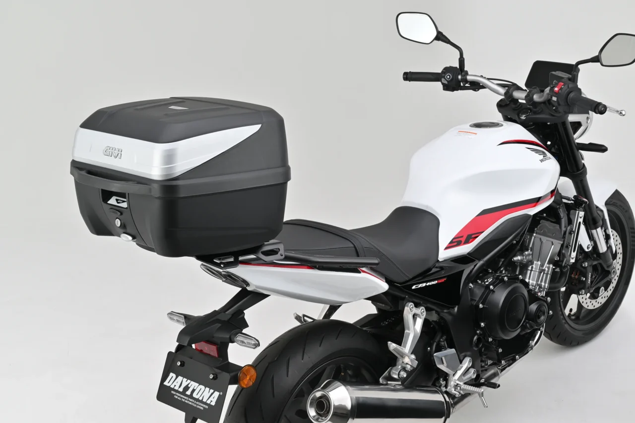 CB400SF用パーツ|注目のEクラッチ搭載!新型CB400SF用パーツが一挙登場!キャリア&プロテクターでツーリング性能アップ!