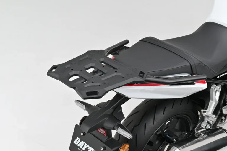 CB400SF用パーツ|注目のEクラッチ搭載!新型CB400SF用パーツが一挙登場!キャリア&プロテクターでツーリング性能アップ!