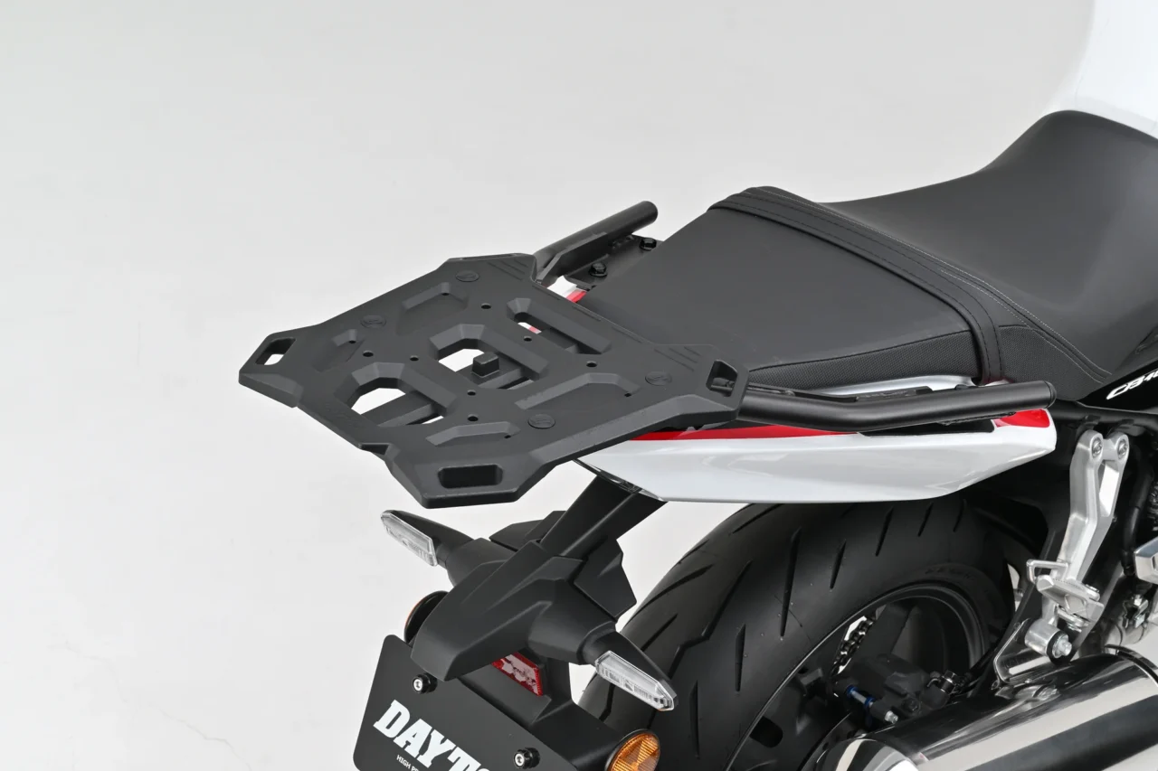 CB400SF用パーツ|注目のEクラッチ搭載!新型CB400SF用パーツが一挙登場!キャリア&プロテクターでツーリング性能アップ!