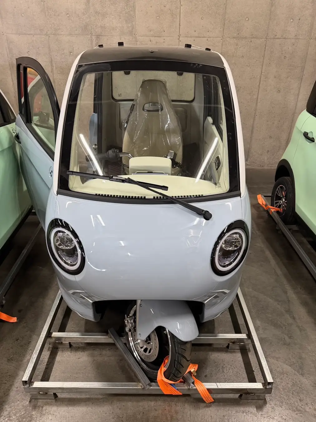 EV GENESIS 3RUOTA|太陽光で充電できて、スマホ600台充電も可能。日本発のEVトライクが変える小型モビリティの常識【スリールオータ】