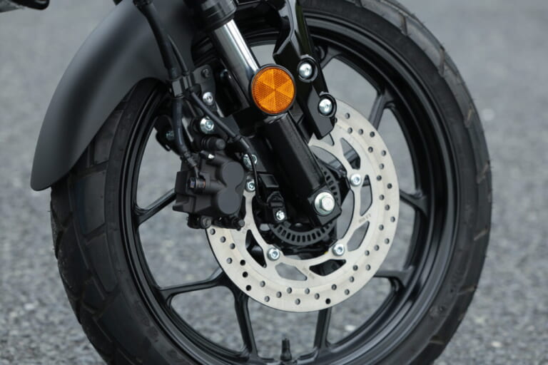 XSR155|【100㎞/h程度の実用域で十分な加速性能】ヤマハXSR155を全日本ライダー岡崎静夏が試乗インプレッション