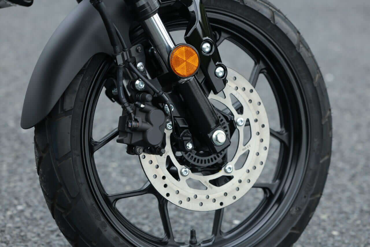 XSR155｜【100㎞/h程度の実用域で十分な加速性能】ヤマハXSR155を全日本ライダー岡崎静夏が試乗インプレッション