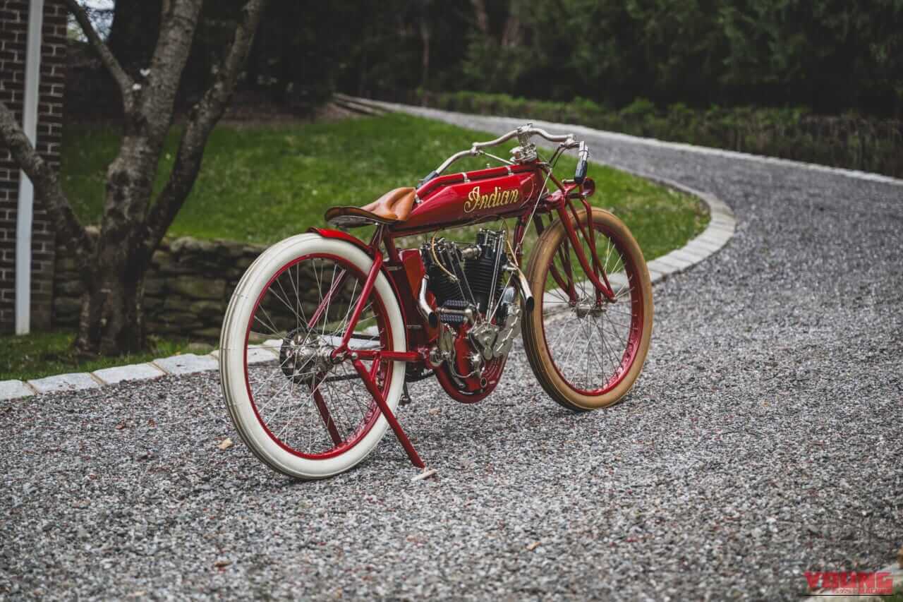 1915年製の、インディアン・モーターサイクルの、 8バルブ ツイン ボードトラックレーサー｜「コレはマジでスゴいわ…」とんでもない性能を持つ100年前のバイク。「命知らずのモンスター」マシン。［インディアン 8バルブ ツイン ボードトラックレーサー］