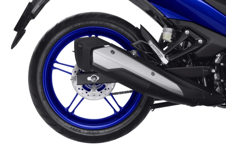 YAMAHA EXCITER 155 VVA TCS｜155ccにトラコン＆ABS！YZF-R15の心臓を積むプレミアム・アンダーボーン、ヤマハ新型「エキサイター155 VVA-TCS」登場【海外】