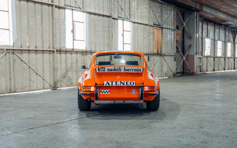 1973年製ポルシェ911カレラ RS 2.7 ツーリングのリア｜「オリジナルを保っているのは珍しい…」50年以上前のクルマとは思えないコンディション。エアコンもパワーウィンドウもそのまま！ 伝説の名車［ポルシェ 911カレラ RS2.7］