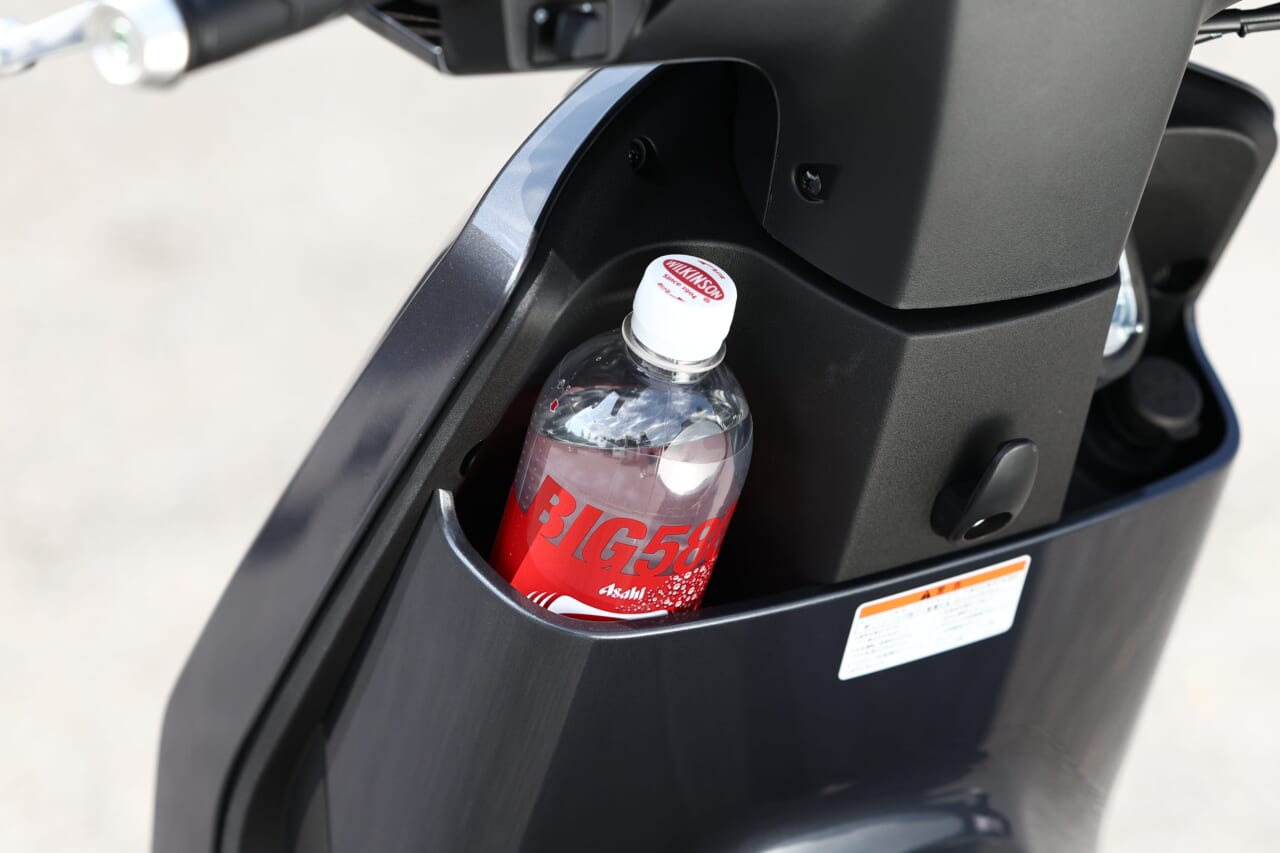 ヤマハJOG E|【日常生活の新アイテムに!】原付一種の電動スクーターヤマハJOG Eに全日本ライダー岡崎静夏が試乗!