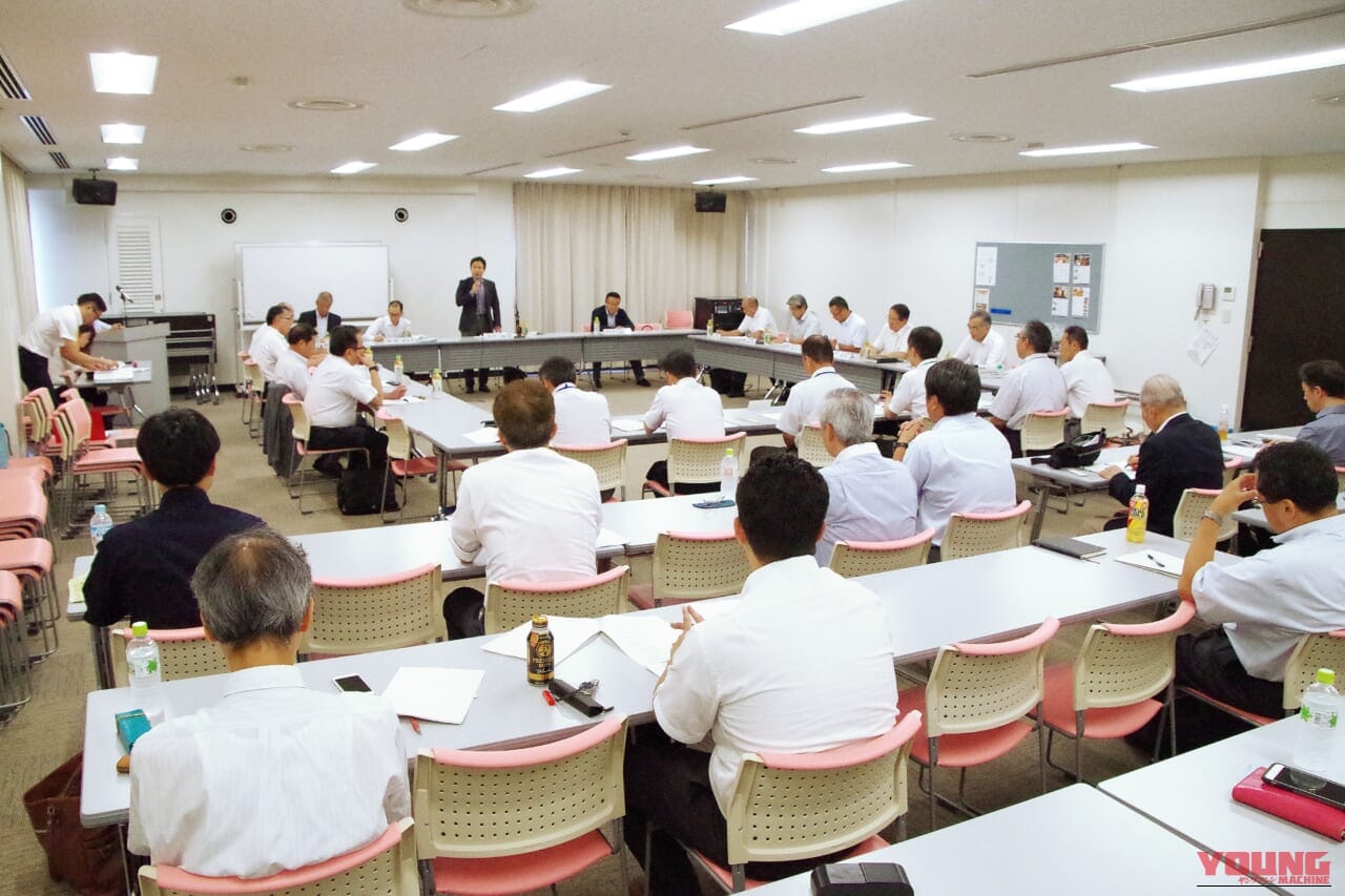 【埼玉県の高校生二輪車安全運転講習レポ】改正道交法に対応し、新基準原付で受講する生徒の姿も！｜【埼玉県の高校生二輪車安全運転講習レポ】改正道交法に対応し、新基準原付で受講する生徒の姿も！