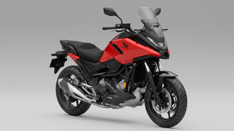 2025 HONDA NC750X ファイティングレッド|ホンダNC750X/DCT〈いま国内で買える新型バイクカタログ|大型二輪(750-401cc)〉【2026最新版】