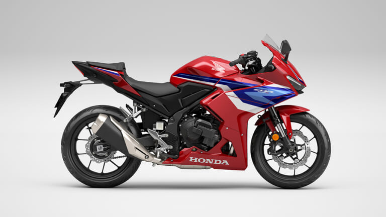 2026 ホンダ CBR400R グランプリレッド|ホンダ CBR400R〈いま国内で買える新型バイクカタログ|小型二輪(400-251cc)〉【2026最新版】