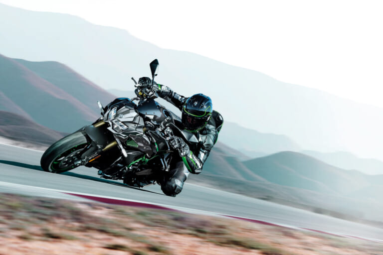 Kawasaki Z H2 SE｜驚異のスーパーチャージャー! 200馬力のモンスターが再び。カワサキ「Z H2 SE」2027年モデルが9/5に価格据え置きで発売