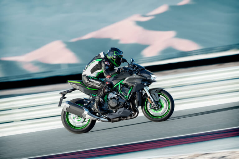 Kawasaki Z H2 SE|驚異のスーパーチャージャー! 200馬力のモンスターが再び。カワサキ「Z H2 SE」2027年モデルが9/5に価格据え置きで発売