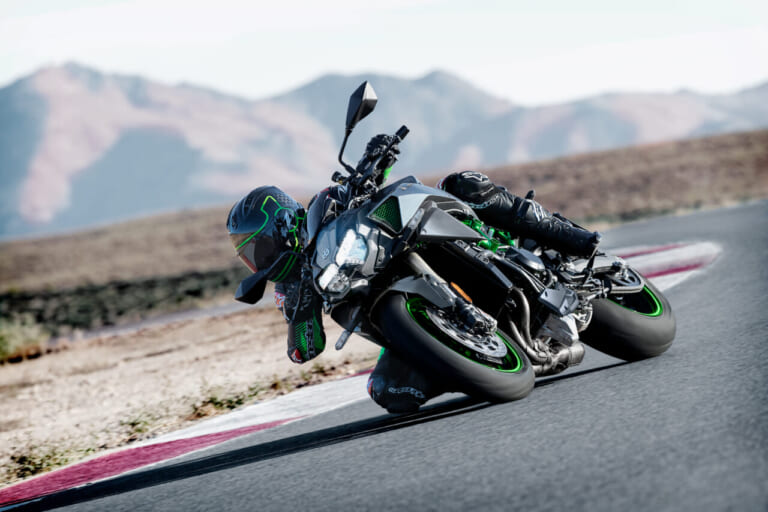 Kawasaki Z H2 SE｜驚異のスーパーチャージャー! 200馬力のモンスターが再び。カワサキ「Z H2 SE」2027年モデルが9/5に価格据え置きで発売