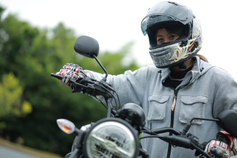 XSR155|【100㎞/h程度の実用域で十分な加速性能】ヤマハXSR155を全日本ライダー岡崎静夏が試乗インプレッション