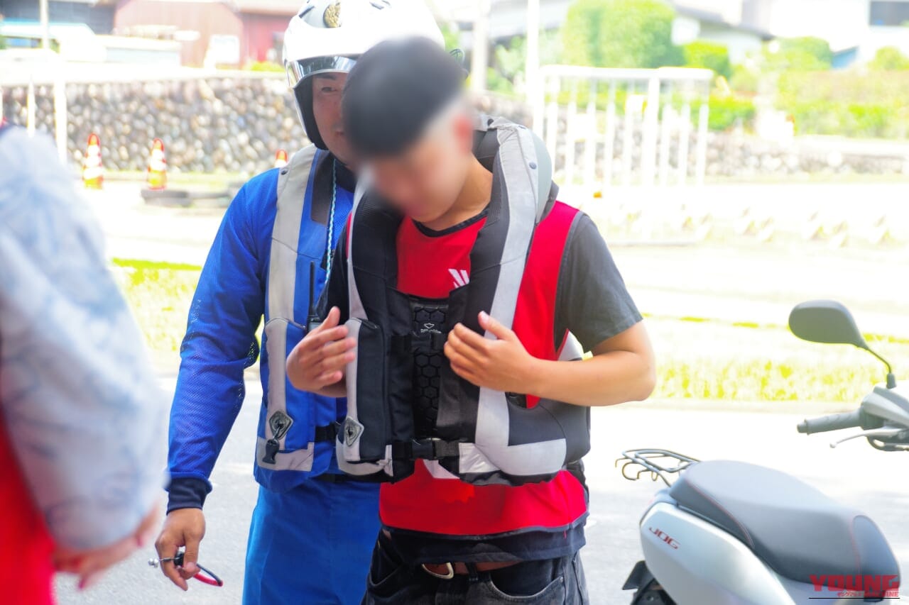 【埼玉県の高校生二輪車安全運転講習レポ】改正道交法に対応し、新基準原付で受講する生徒の姿も！｜【埼玉県の高校生二輪車安全運転講習レポ】改正道交法に対応し、新基準原付で受講する生徒の姿も！