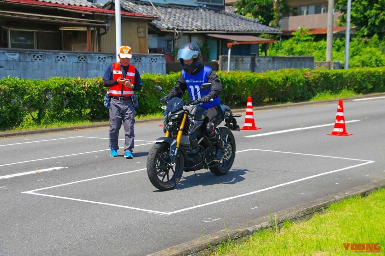 【埼玉県の高校生二輪車安全運転講習レポ】改正道交法に対応し、新基準原付で受講する生徒の姿も！｜【埼玉県の高校生二輪車安全運転講習レポ】改正道交法に対応し、新基準原付で受講する生徒の姿も！