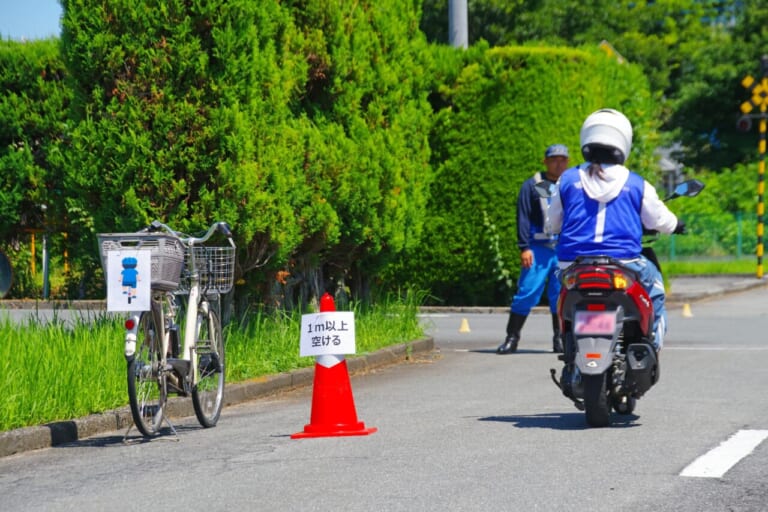 【埼玉県の高校生二輪車安全運転講習レポ】改正道交法に対応し、新基準原付で受講する生徒の姿も!|【埼玉県の高校生二輪車安全運転講習レポ】改正道交法に対応し、新基準原付で受講する生徒の姿も!