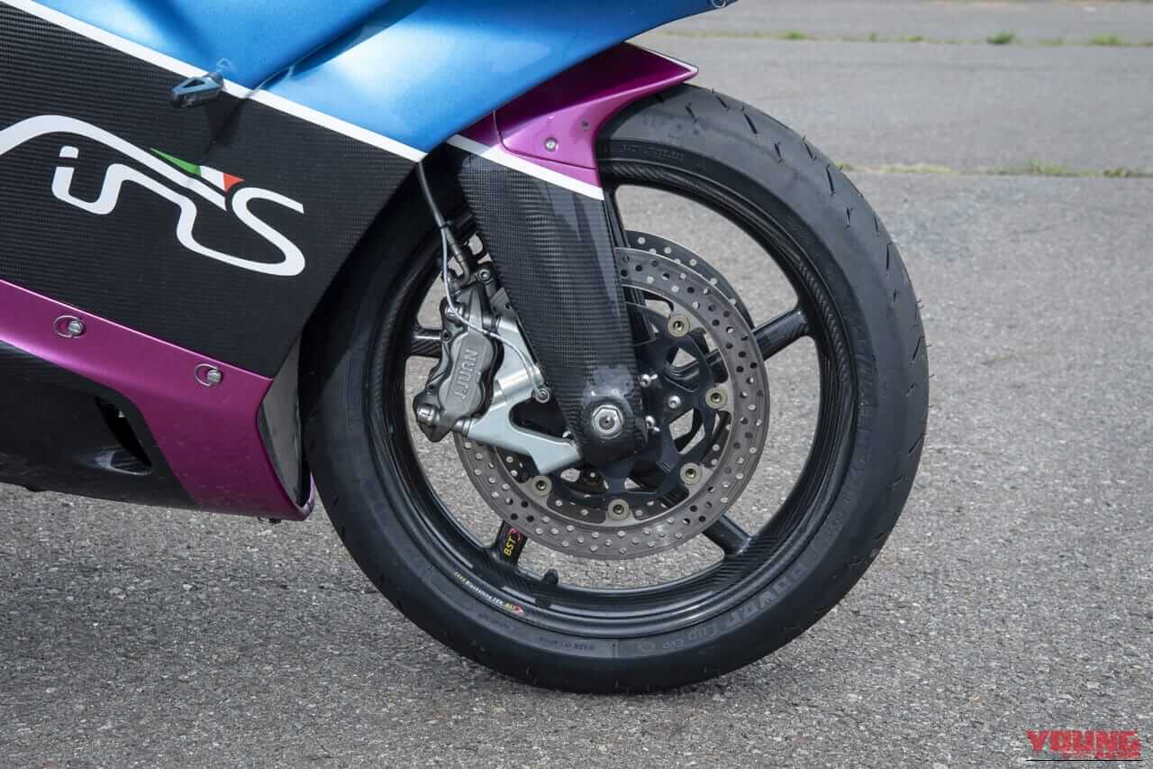 |【VINS Duecinquanta試乗】83馬力×車重112kg!令和に蘇る「2スト250」超最先端スポーツバイク「ヴィンス・ドゥエチンクエンタ」が日本上陸