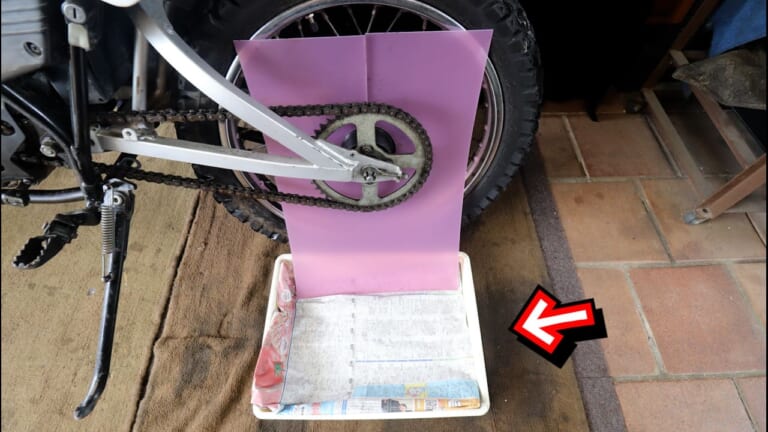 【100均DIY】飛び散りをしっかり防ぎ、ホイールを汚さずに一コマずつ洗える「100円自作プレート」の裏ワザ｜【100均DIY】飛び散りをしっかり防ぎ、ホイールを汚さずに一コマずつ洗える「100円自作プレート」の裏ワザ