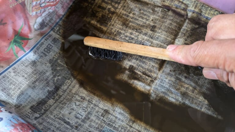 【100均DIY】飛び散りをしっかり防ぎ、ホイールを汚さずに一コマずつ洗える「100円自作プレート」の裏ワザ｜【100均DIY】飛び散りをしっかり防ぎ、ホイールを汚さずに一コマずつ洗える「100円自作プレート」の裏ワザ
