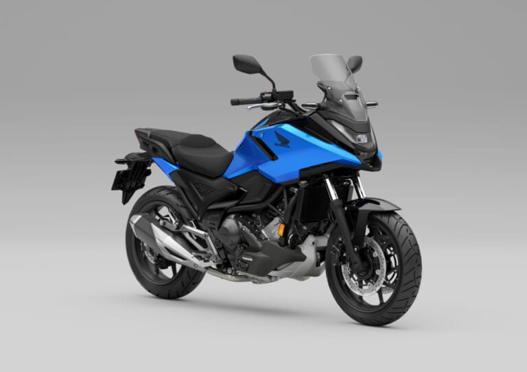 HONDA NC750X｜旅を彩る新色登場! ヘルメットが入る魔法の23Lスペースを備えたホンダ「NC750X」2027年モデルが欧州で先行発表