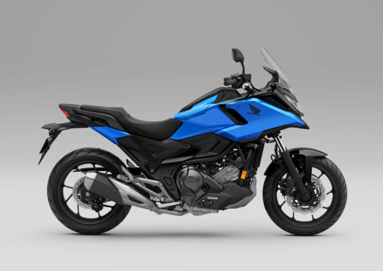 HONDA NC750X|旅を彩る新色登場! ヘルメットが入る魔法の23Lスペースを備えたホンダ「NC750X」2027年モデルが欧州で先行発表