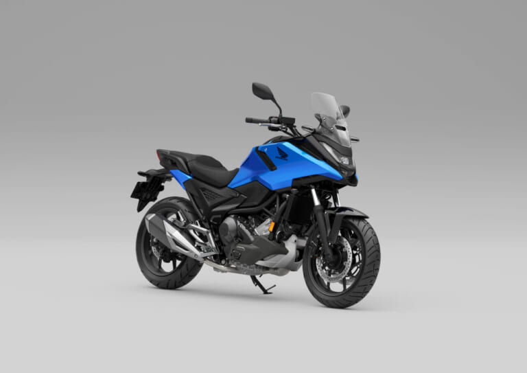 HONDA NC750X｜旅を彩る新色登場! ヘルメットが入る魔法の23Lスペースを備えたホンダ「NC750X」2027年モデルが欧州で先行発表