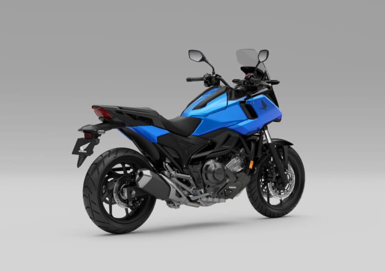 HONDA NC750X|旅を彩る新色登場! ヘルメットが入る魔法の23Lスペースを備えたホンダ「NC750X」2027年モデルが欧州で先行発表