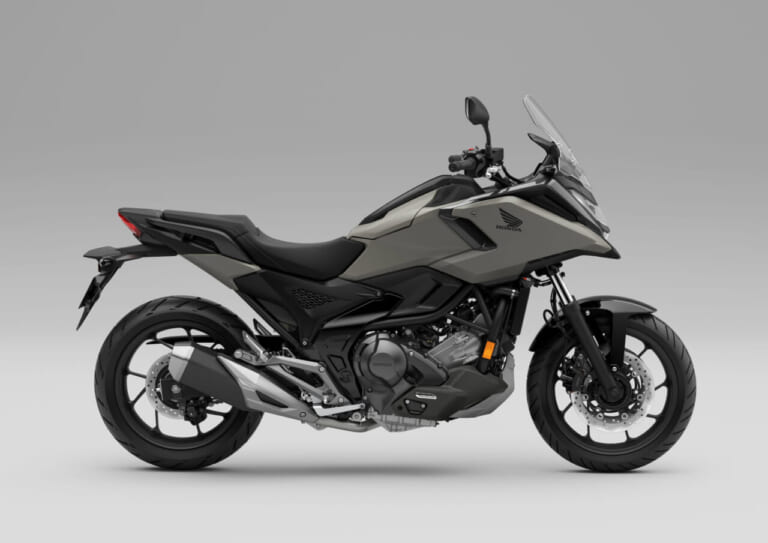 HONDA NC750X｜旅を彩る新色登場! ヘルメットが入る魔法の23Lスペースを備えたホンダ「NC750X」2027年モデルが欧州で先行発表