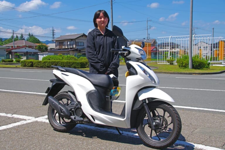 【埼玉県の高校生二輪車安全運転講習レポ】改正道交法に対応し、新基準原付で受講する生徒の姿も！｜【埼玉県の高校生二輪車安全運転講習レポ】改正道交法に対応し、新基準原付で受講する生徒の姿も！