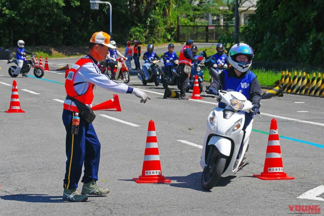 【埼玉県の高校生二輪車安全運転講習レポ】改正道交法に対応し、新基準原付で受講する生徒の姿も!|【埼玉県の高校生二輪車安全運転講習レポ】改正道交法に対応し、新基準原付で受講する生徒の姿も!