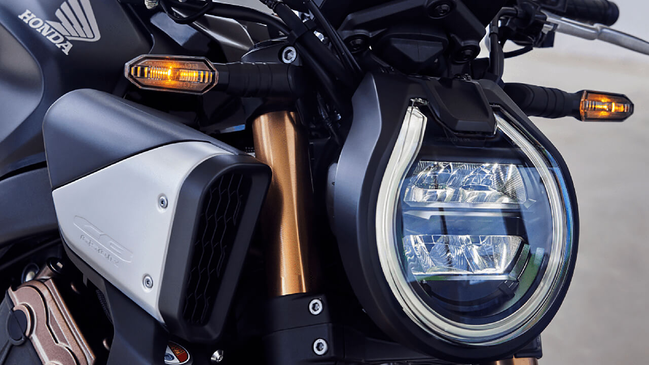 フロントデザイン｜ホンダCB650R/Eクラッチ〈いま国内で買える新型バイクカタログ｜大型二輪(750-401cc)〉【2026最新版】