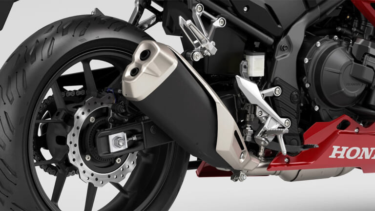 エキゾーストシステム|ホンダ CBR400R〈いま国内で買える新型バイクカタログ|小型二輪(400-251cc)〉【2026最新版】