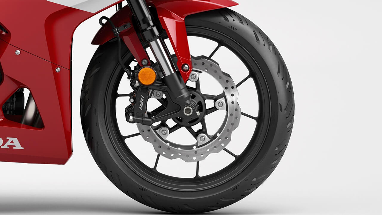 ホイール|ホンダ CBR400R〈いま国内で買える新型バイクカタログ|小型二輪(400-251cc)〉【2026最新版】