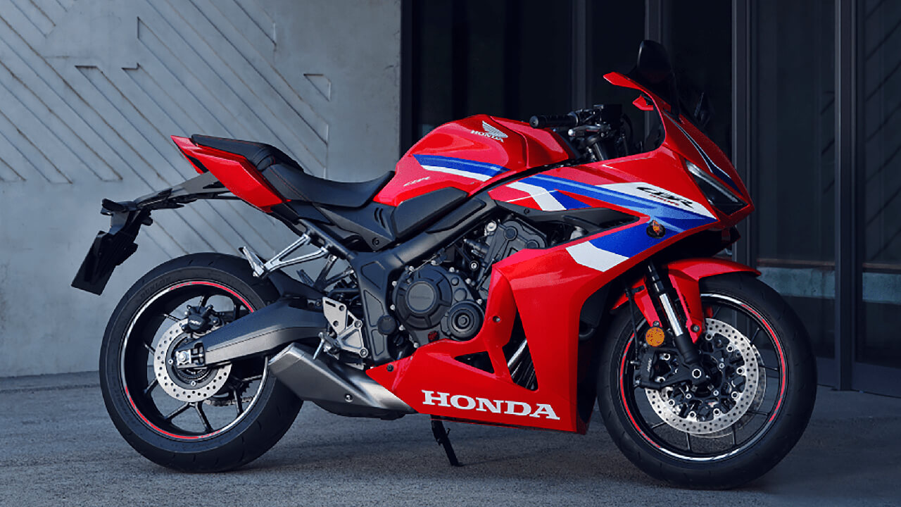 2024CBR650R/[E-Clutch] グランプリレッド｜ホンダCBR650R/Eクラッチ〈いま国内で買える新型バイクカタログ｜大型二輪(750-401cc)〉【2026最新版】