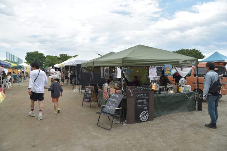 遠藤自動車|コヨーテキャンプミーティング20th|キャンプ会場は近所の公園!?。街中開催は、ハーレー乗り以外にも高評価だった<COYOTE CAMP MEETING 20th>