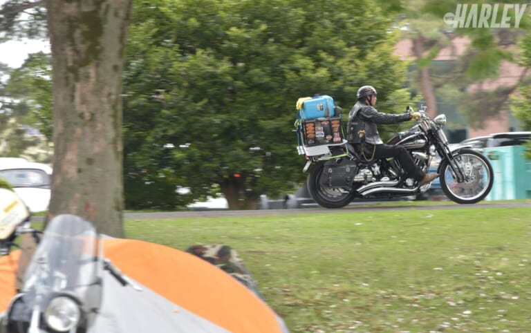 遠藤自動車|コヨーテキャンプミーティング20th|キャンプ会場は近所の公園!?。街中開催は、ハーレー乗り以外にも高評価だった<COYOTE CAMP MEETING 20th>