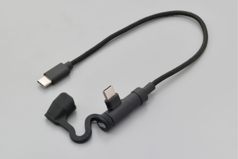 デイトナのバイク用USB充電ケーブル Type-C to Type-C L型｜「考えた人スゴいわ…」すべてがジャストな充電アイテムを実際に購入。使ってみたら手放せなくなった！［デイトナ バイク用USB充電ケーブル Type-C to Type-C L型］