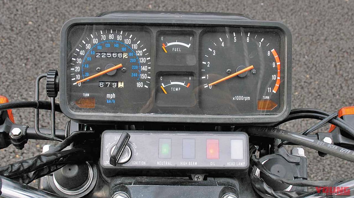 「まさに怪物…」日本人には気軽に乗りこなせない。それでもロングセラーとなったカワサキの名車。生産終了から37年経った今も絶大な人気を誇る［Z1300］を紹介